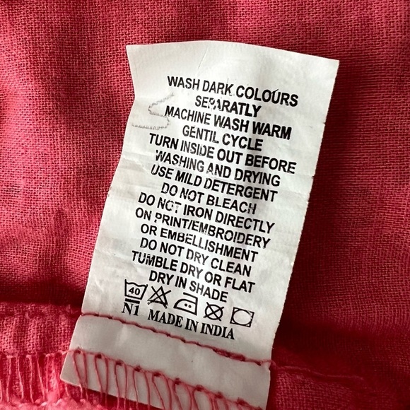 Sweet Button Down Blouse With Elasticized Waist And Stitched Floral Design - Picture 5 of 5